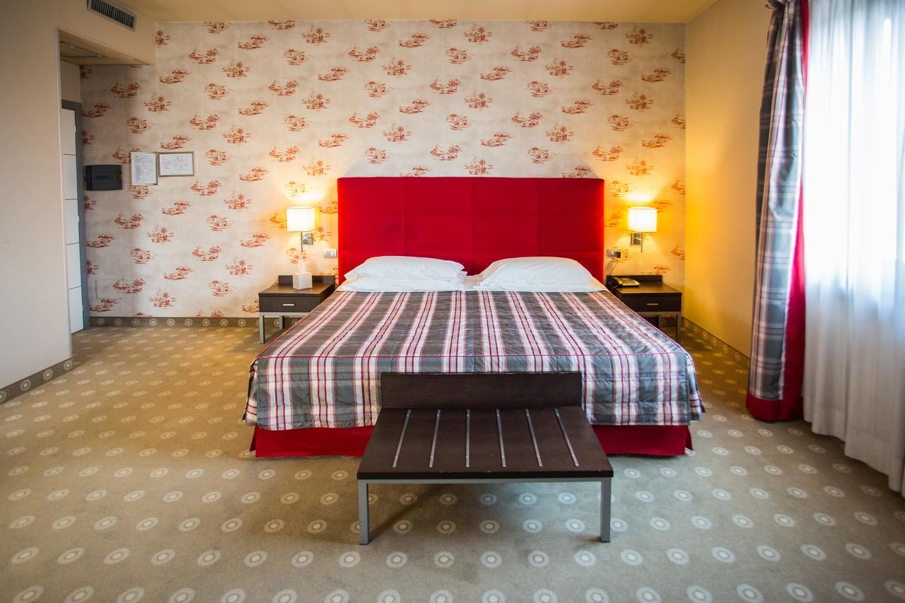 Hotel Fortyfive Chivasso Eksteriør billede