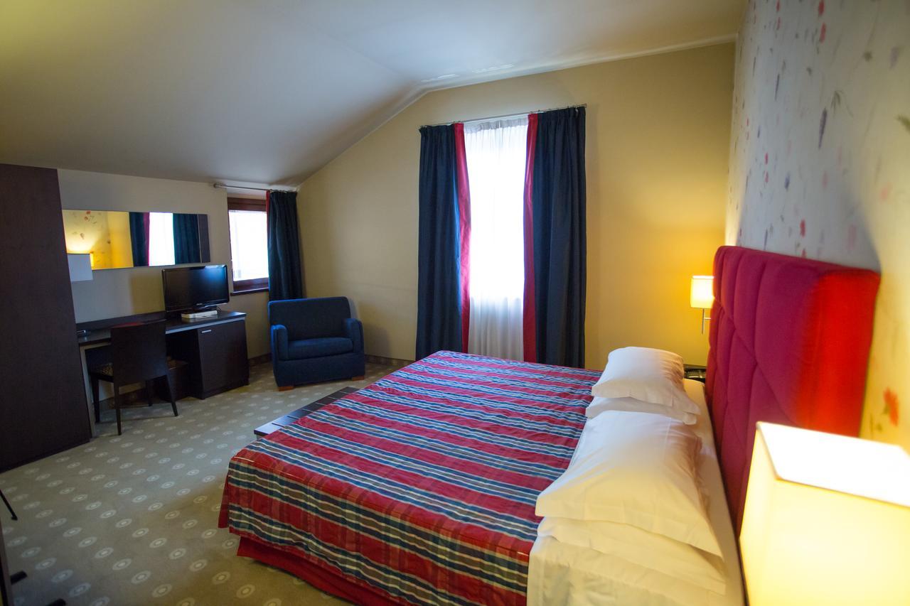 Hotel Fortyfive Chivasso Eksteriør billede