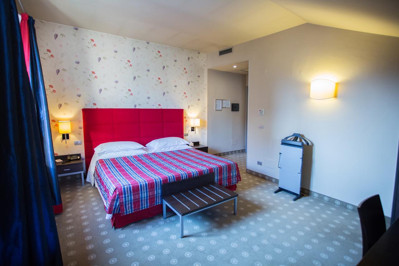 Hotel Fortyfive Chivasso Eksteriør billede